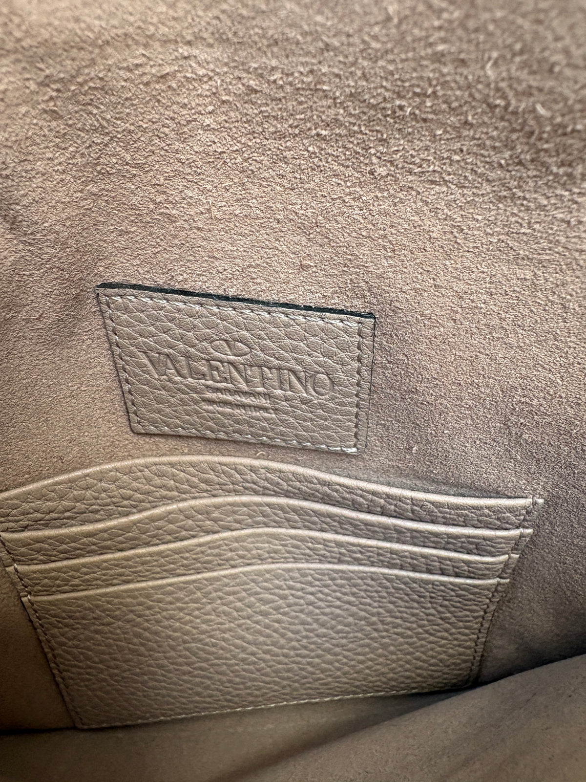 Valentino Garavani Grainy Rockstud Pouch