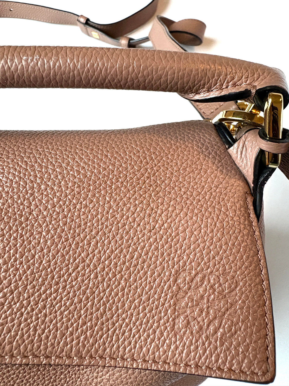 Loewe Mauve Puzzle Edge Small Textured-Leather Shoulder Bag