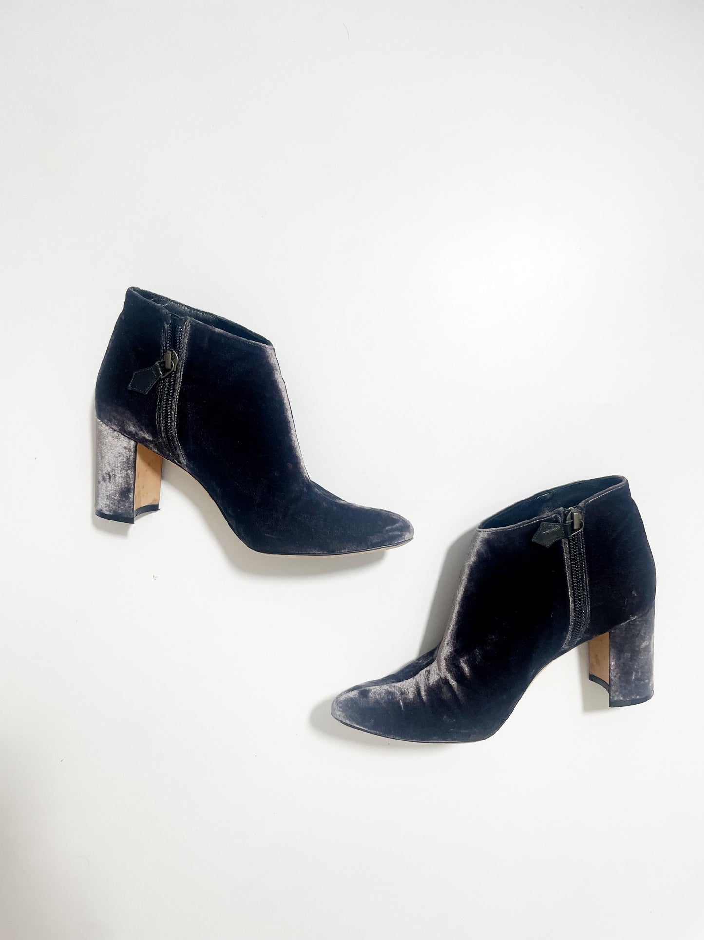 Manolo Blahnik Velvet Ankle Boots UK 4 image 0