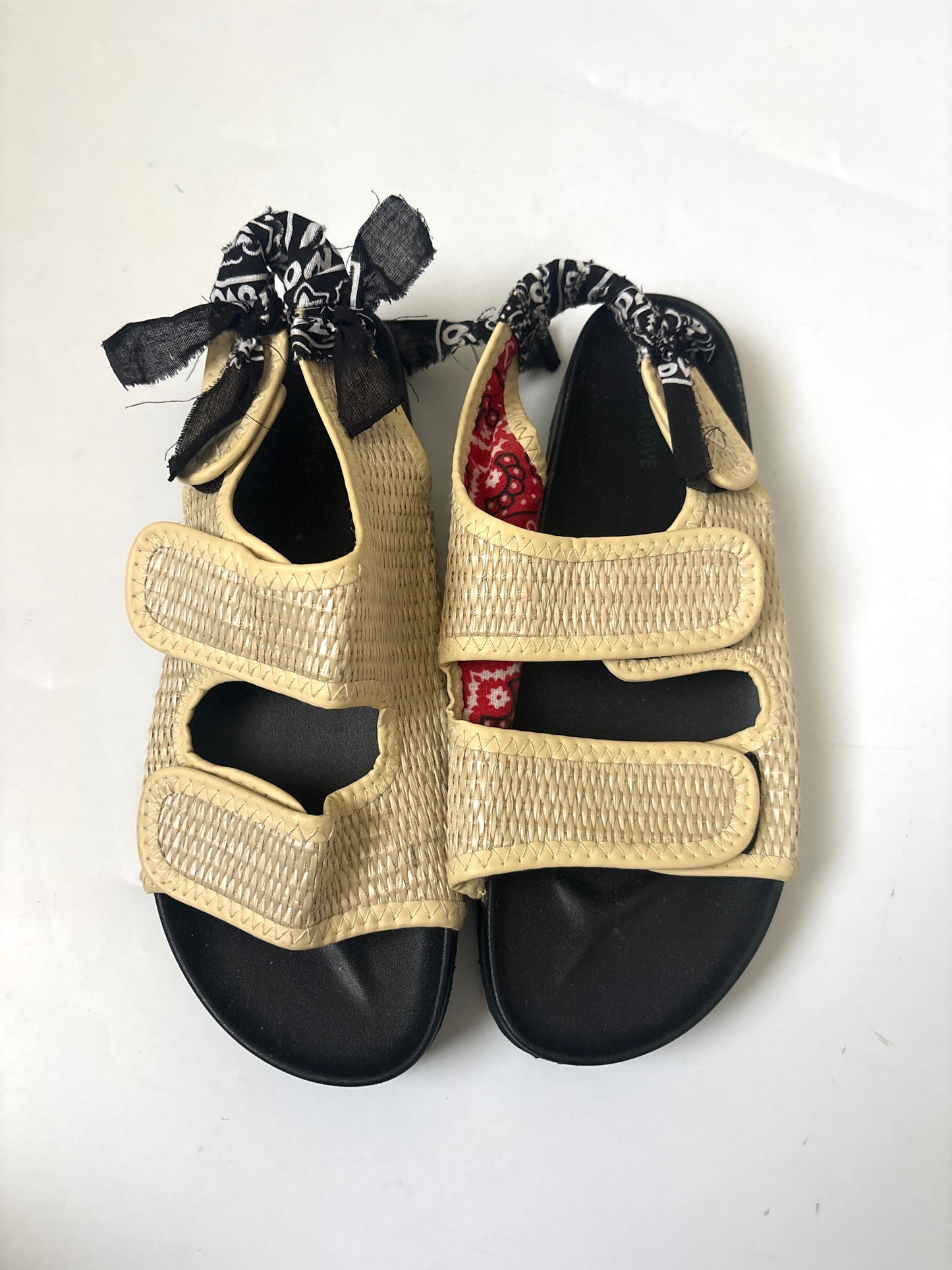 Arizona Love Apache Rafia Bandana sandals