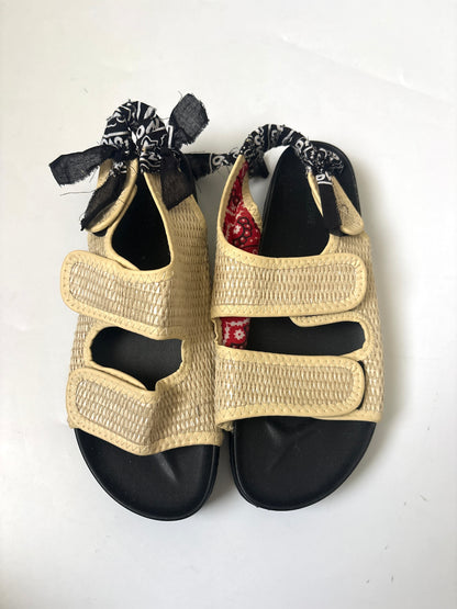 Arizona Love Apache Rafia Bandana sandals