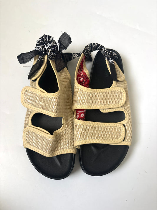 Arizona Love Apache Rafia Bandana sandals