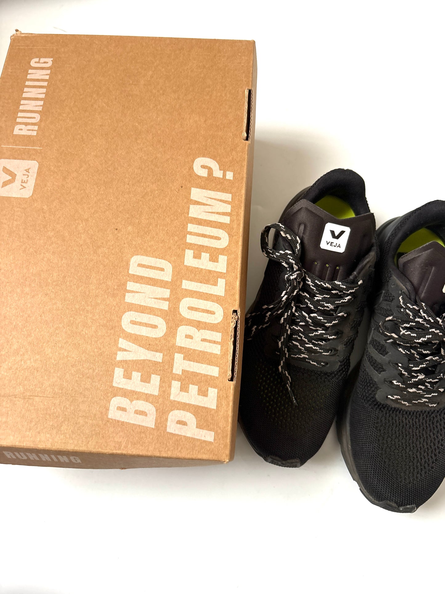 Veja Marlin Lt V-knit Trainers UK 6