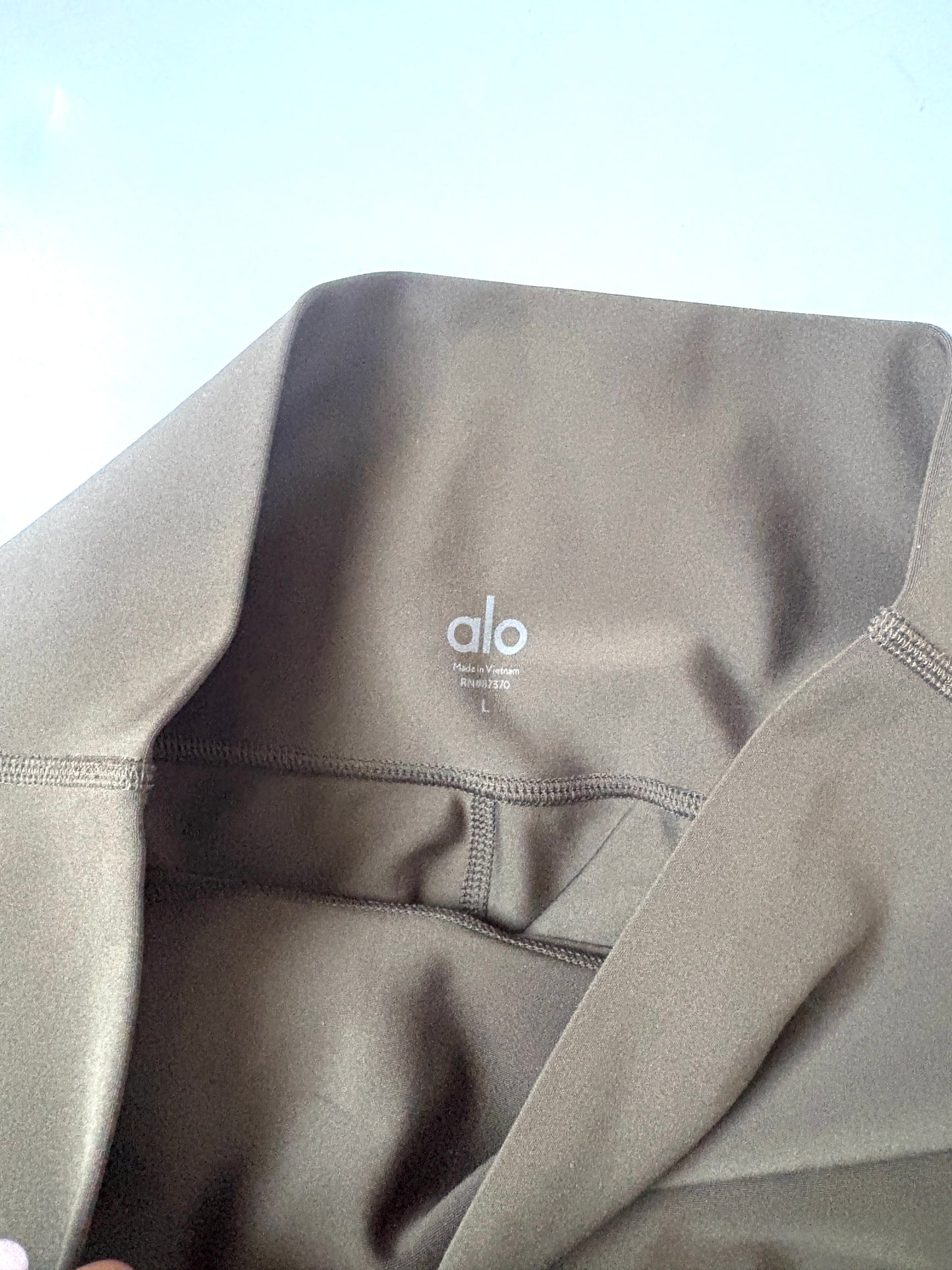 Alo Yoga High-Waist Khaki Cropped Legging L
