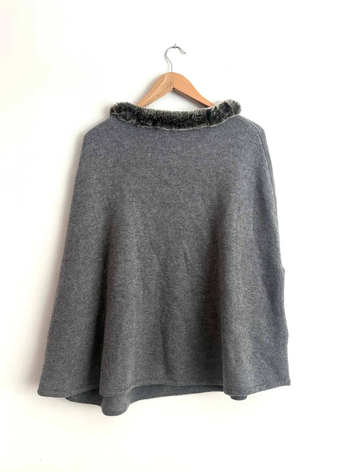 N.Peal Cashmere Knit Fur Collar Poncho