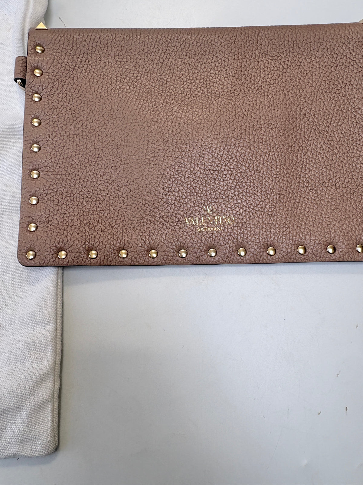 Valentino Garavani Grainy Rockstud Pouch