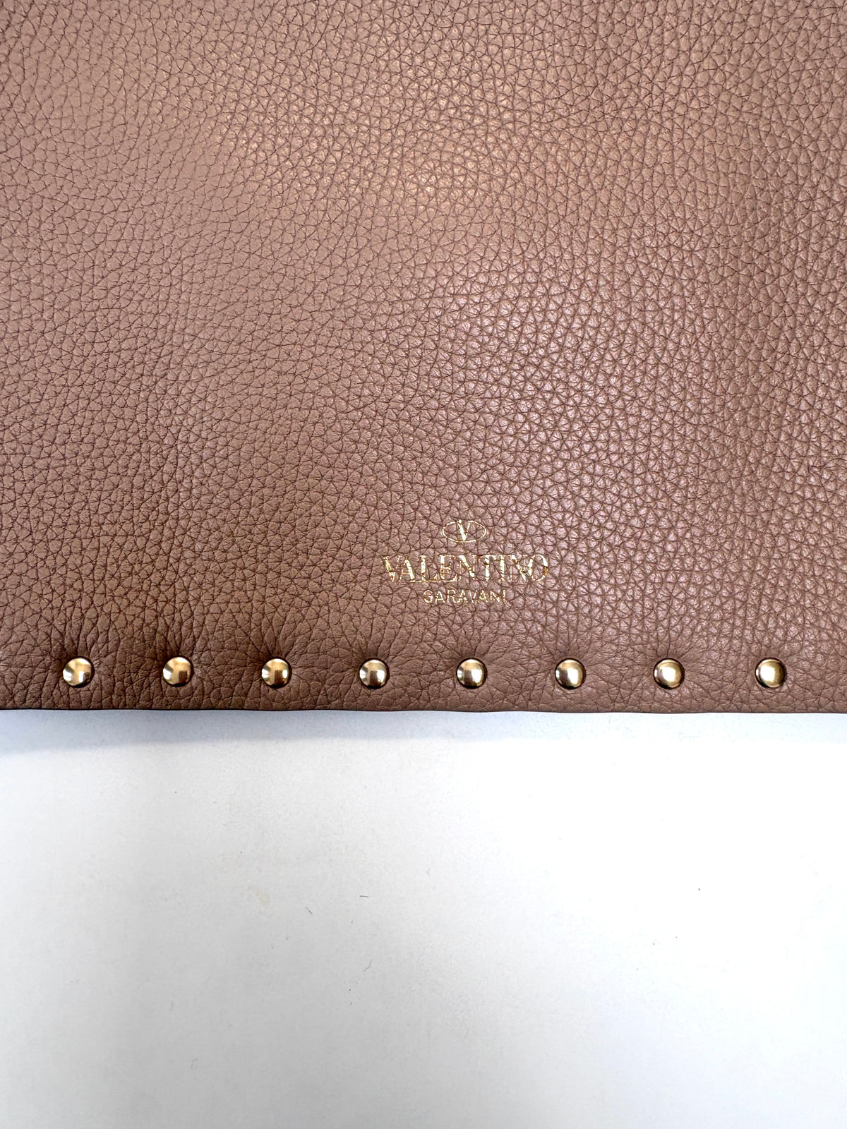 Valentino Garavani Grainy Rockstud Pouch