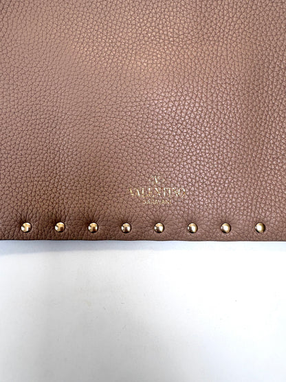 Valentino Garavani Grainy Rockstud Pouch