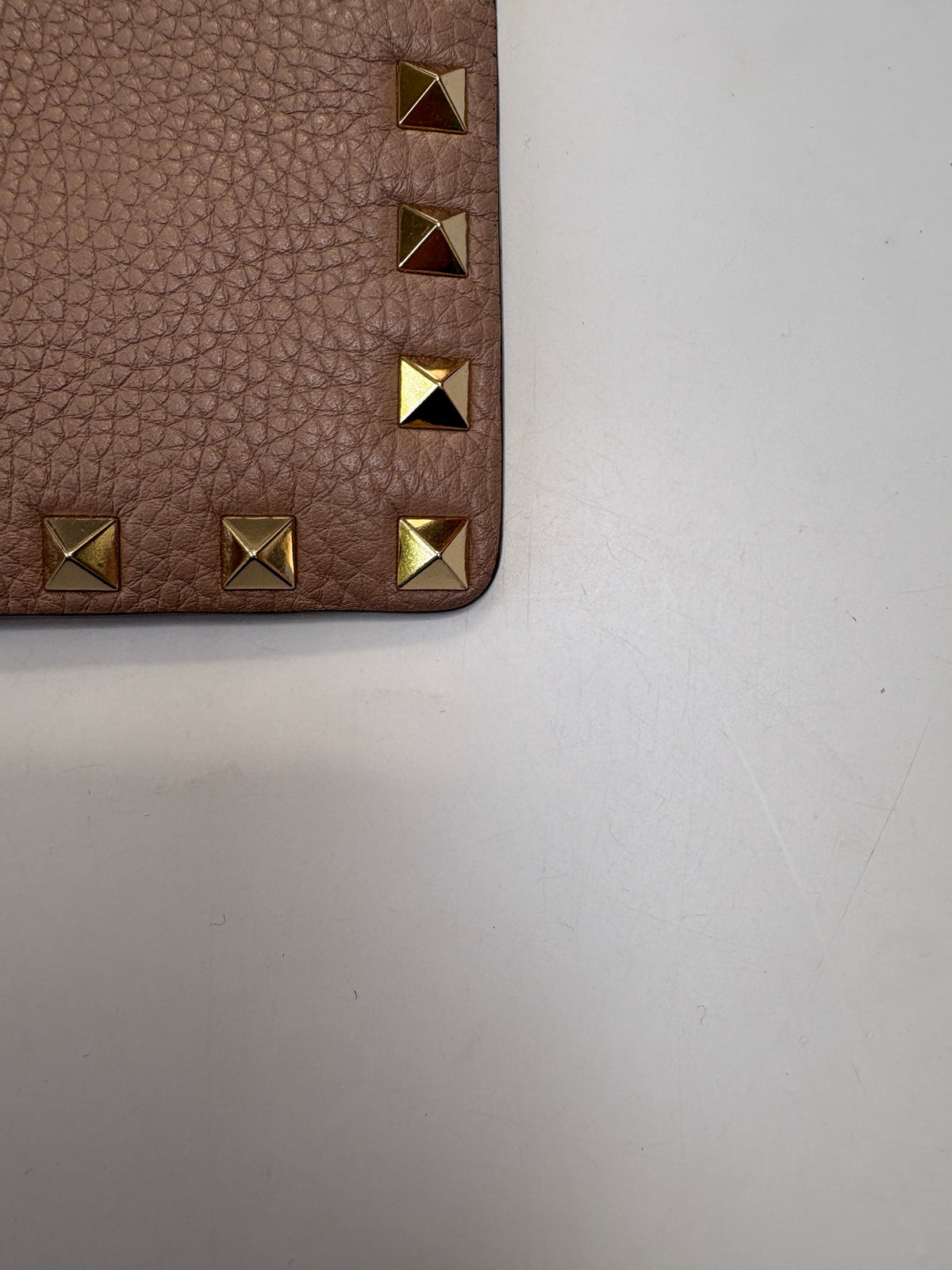 Valentino Garavani Grainy Rockstud Pouch