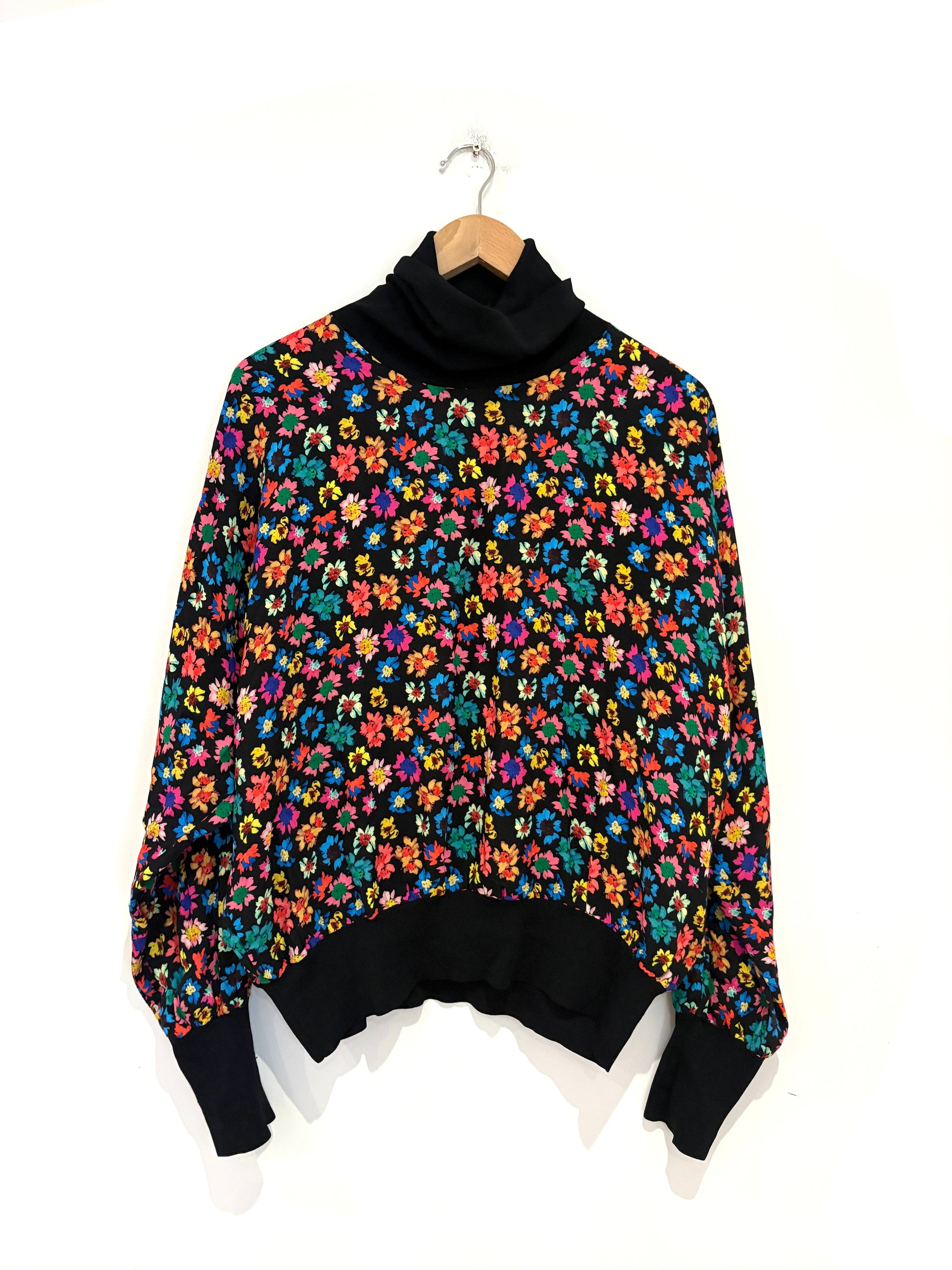 Black Essential Antwerp Floral Eboy Top